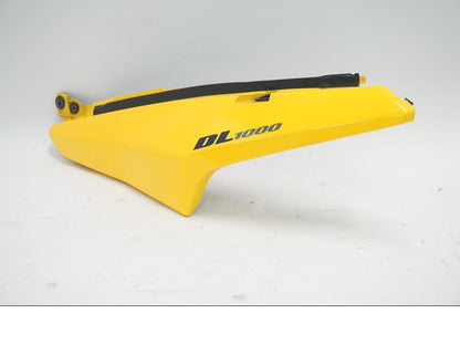 Vänster sida på Bakvinge från en Suzuki DL 1000 -2003 motorcykel.