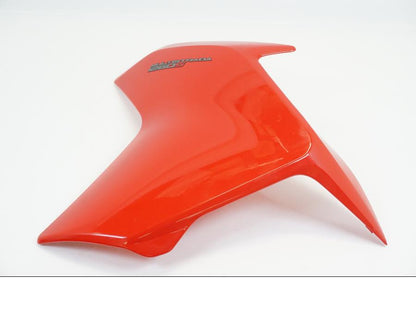 Framsidan på Sidkåpa från en Ducati Multistrada 1260 s -2020 motorcykel.