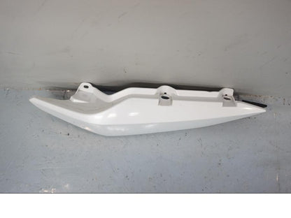 Baksidan på Bakvinge från en Yamaha XJ 6 -2011 motorcykel.