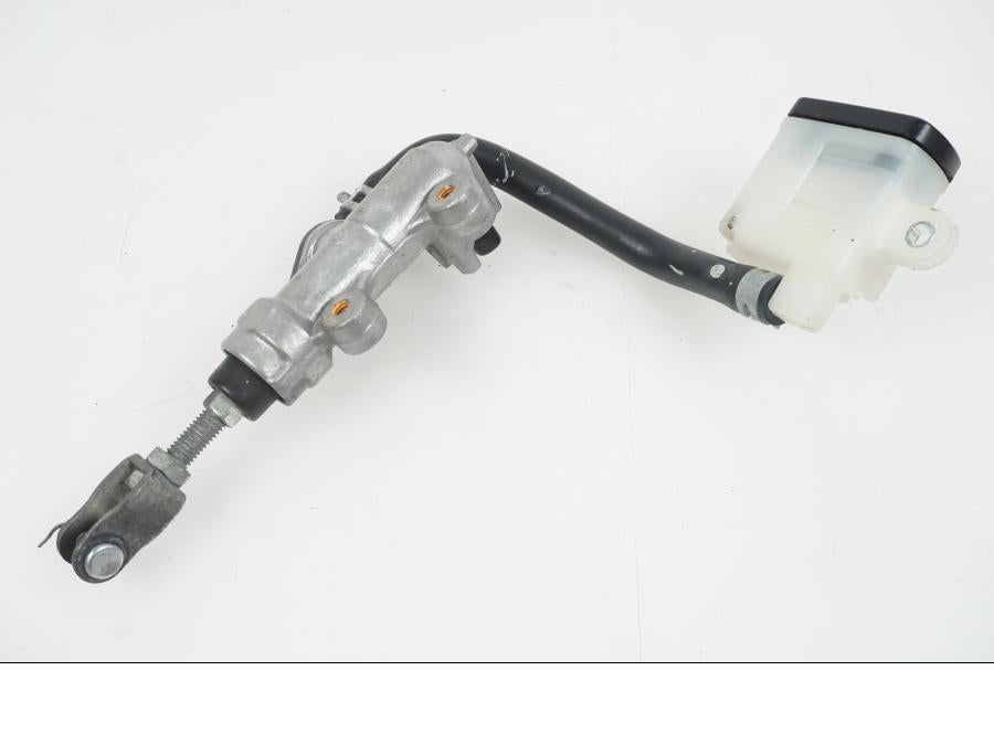 Snett nerifrån på Bromshuvudcylinder från en Suzuki GSX-R 1000 -2007 motorcykel.