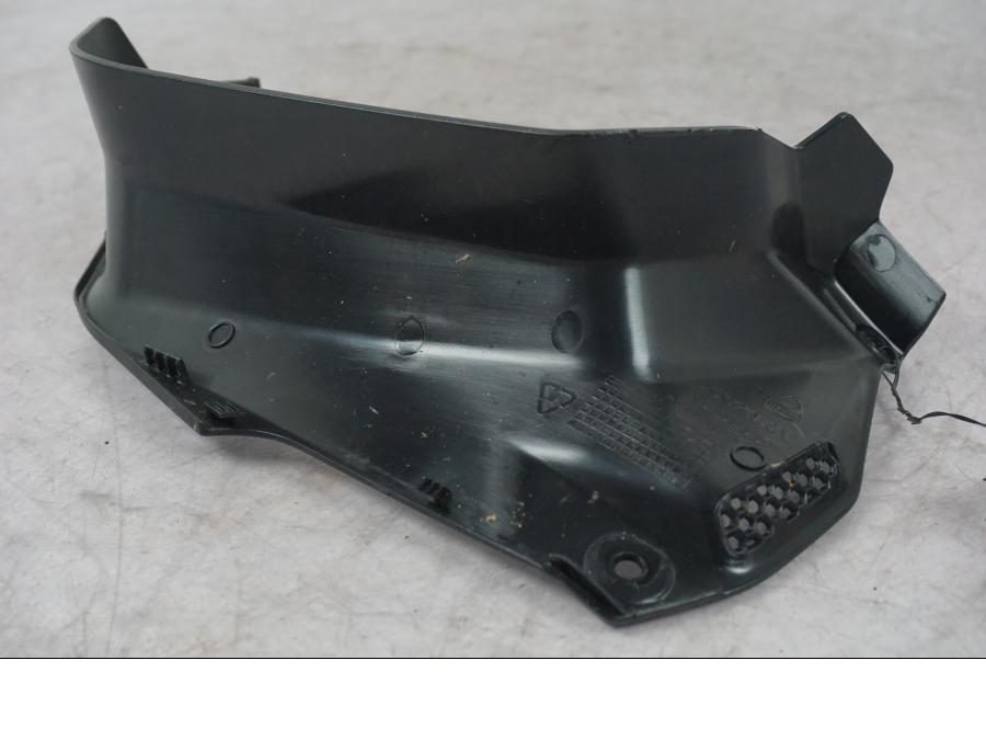 Snett uppifrån på Instrumentkåpa från en Ducati Multistrada V4 -2024 motorcykel.