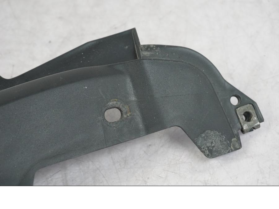 Höger sida på Bakvinge från en Yamaha MT-09 -2016 motorcykel.