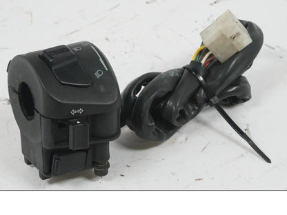 Framsidan på Styrelreglage från en BMW F 650 -1998 motorcykel.