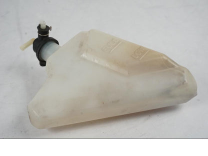 Baksidan på Vattenexpansionskärl från en Yamaha YZF 1000 R1 -2007 motorcykel.