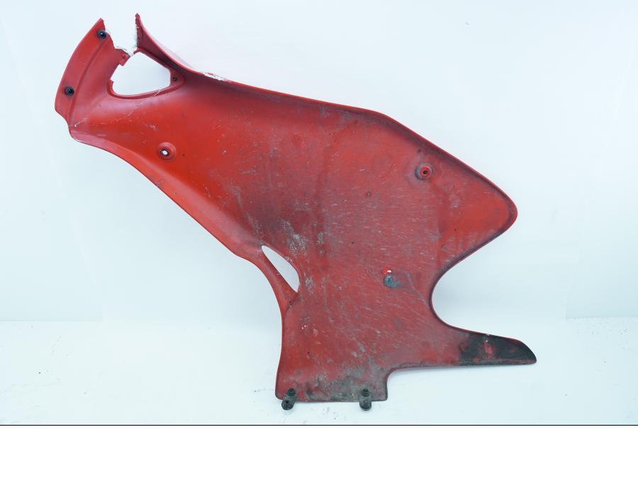 Snett nerifrån på Sidkåpa från en Ducati 750 SS -1995 motorcykel.