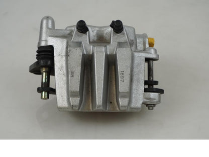 Baksidan på Bromsok från en Kawasaki VN 1600 Mean Streak -2004 motorcykel.