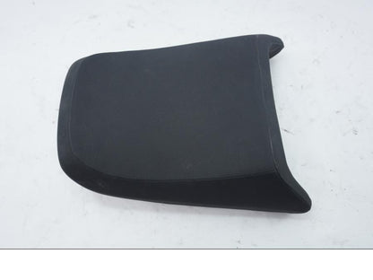 Vänster sida på Sadel från en Yamaha FJR 1300 -2005 motorcykel.