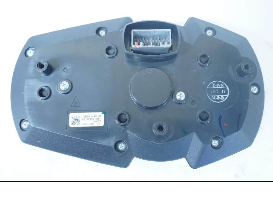 Baksidan på Instrumentpanel från en Kawasaki Ninja 650 -2018 motorcykel.