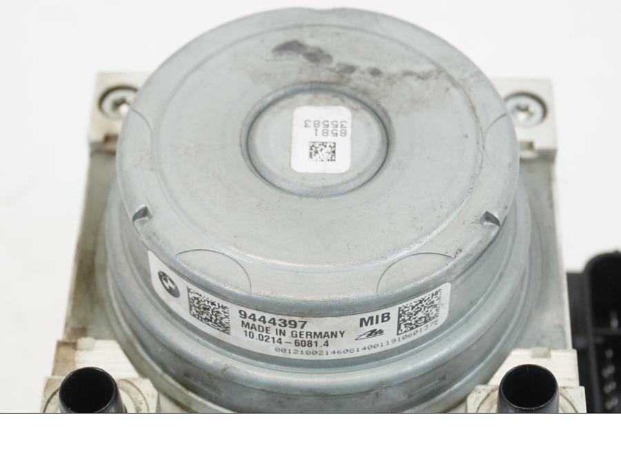 Extrabild2 på ABS Modulator från en BMW R 1250 GS -2019 motorcykel.