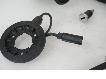 Vänster sida på Låssats från en BMW F 750 GS -2019 motorcykel.