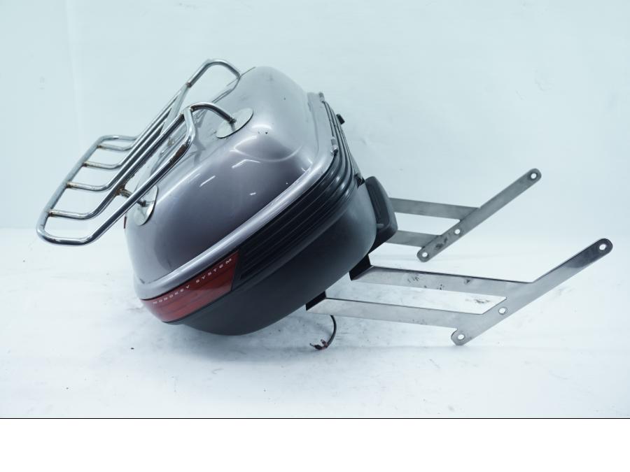 Framsidan på Topbox från en Kawasaki VN 1500 Classic Tourer -2001 motorcykel.