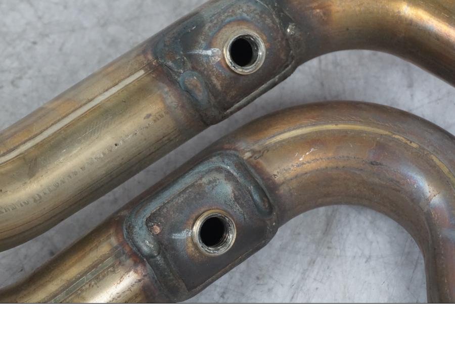 Höger sida på Grenrör från en Ducati Multistrada V4 -2024 motorcykel.