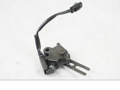 Framsidan på Sidostödsbrytare från en Kawasaki ZX-6R -2011 motorcykel.