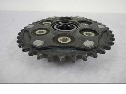 Vänster sida på Drev från en KTM 1290 Super Duke -2019 motorcykel.