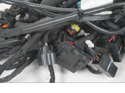 Snett uppifrån på Kabelstam från en Ducati Hyperstrada -2013 motorcykel.