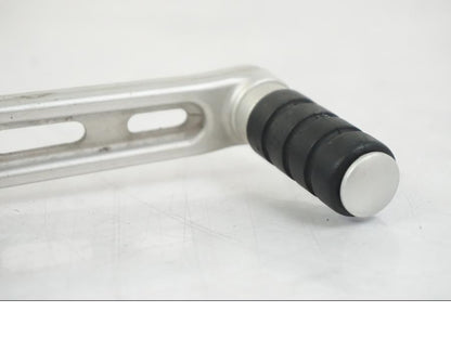 Vänster sida på Bromspedal från en BMW F 650 CS -2002 motorcykel.