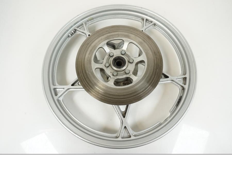 Framsidan på Fälg från en Suzuki GSX 750 -1980 motorcykel.