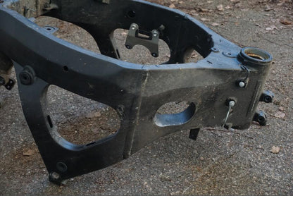 Höger sida på Ram från en Suzuki GSX-R 750 -2010 motorcykel.