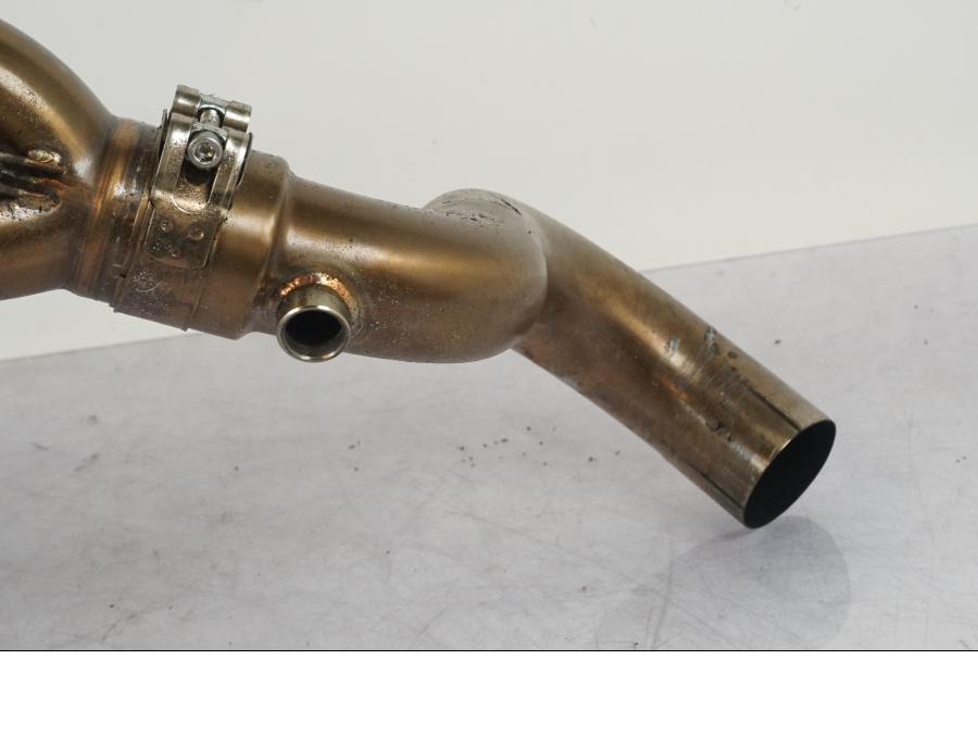 Vänster sida på Grenrör från en Yamaha MT-09 SP -2018 motorcykel.