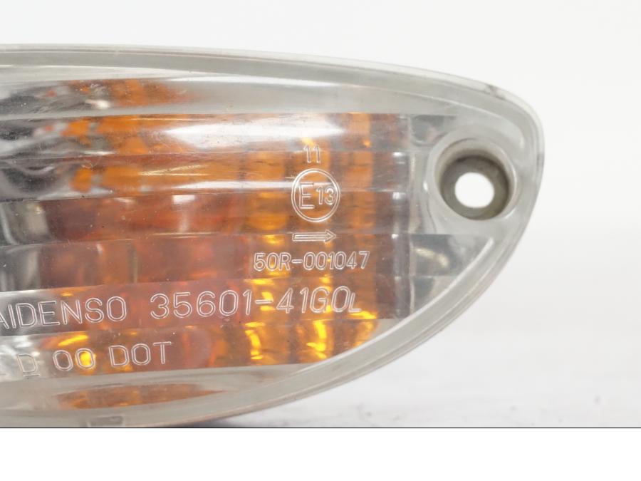 Höger sida på Blinkers från en Suzuki GSX-R 750 -2006 motorcykel.