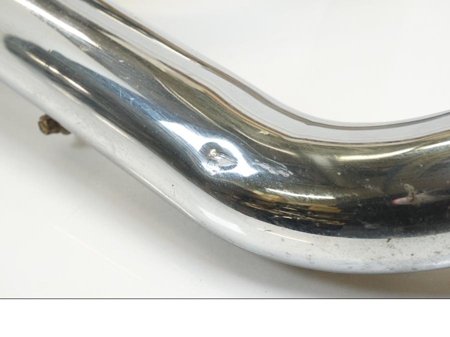 Snett nerifrån på Avgassystem Sport från en Kawasaki VN 2000 -2006 motorcykel.