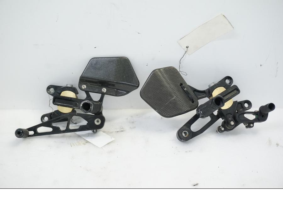 Extrabild1 på Fotreglage från en Aprilia RSV 1000 -2010 motorcykel.