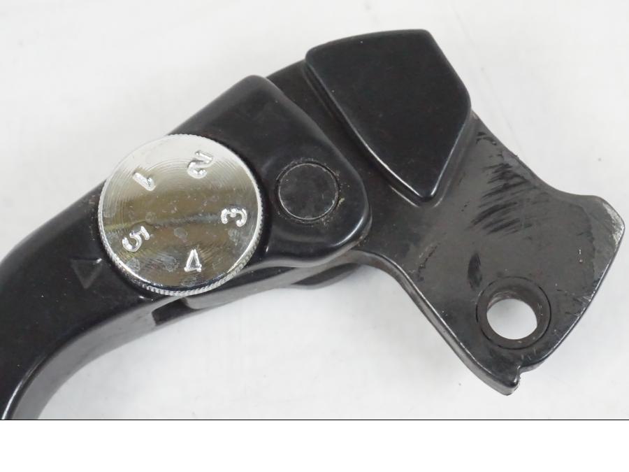 Baksidan på Kopplingsgrepp från en KTM 390 Adventure -2021 motorcykel.