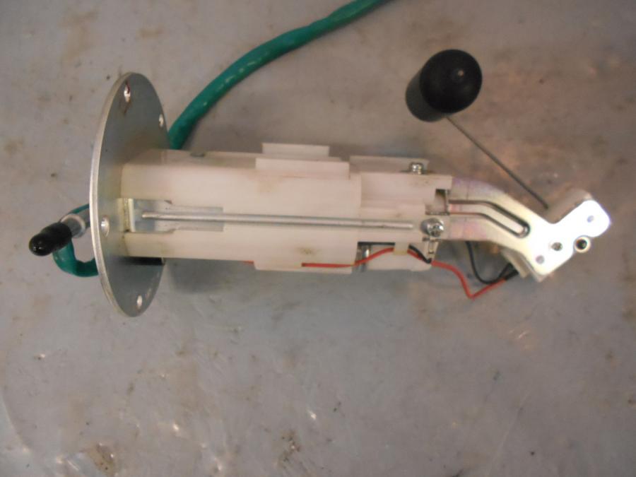 Höger sida på Bensinpump insprut från en Kawasaki Z 1000 -2019 motorcykel.