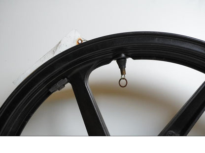 Extrabild5 på Fälg från en Honda CBR 125 R -2008 motorcykel.