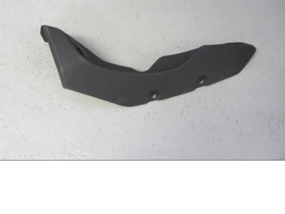 Baksidan på <p>Värmeskydd från Kawasaki Z 800 2016.</p>

<p>Ny, se bilder. Z800, ZR800 2013-2016.</p> motorcykel.