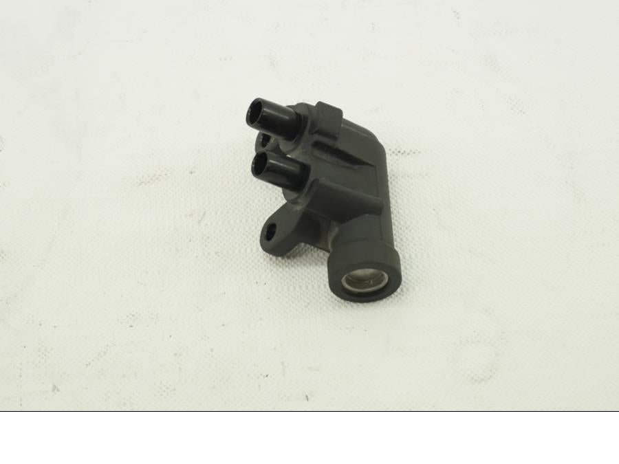 Framsidan på Bromsfördelare från en Honda VFR 1200 -2012 motorcykel.