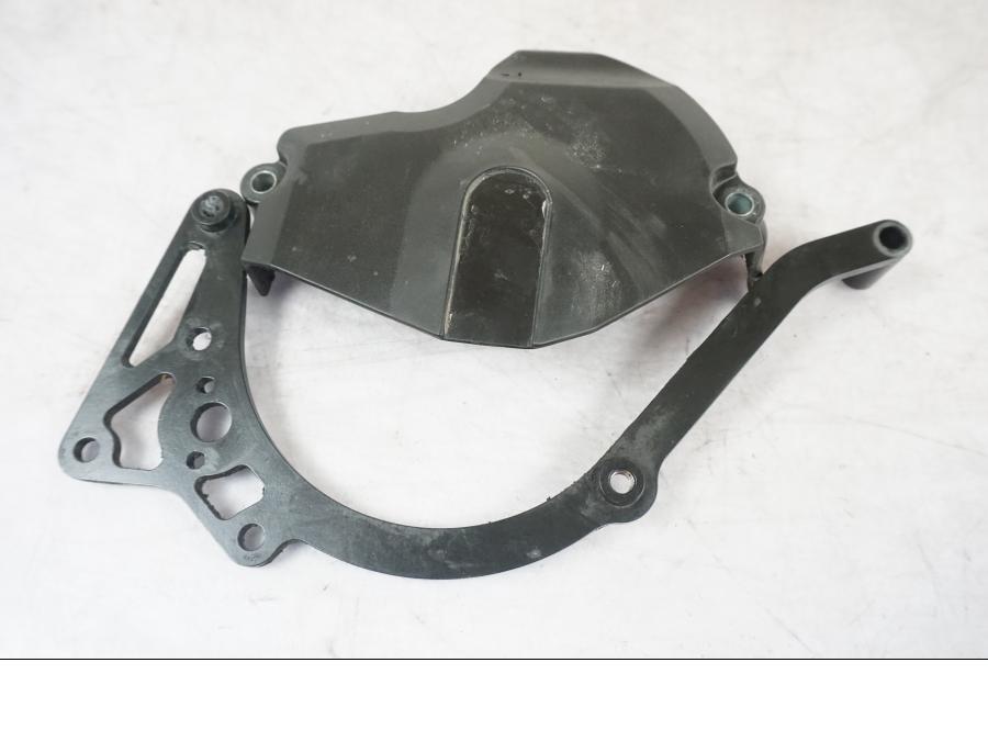 Framsidan på Drevkåpa från en KTM 1290 Super Adventure S -2022 motorcykel.