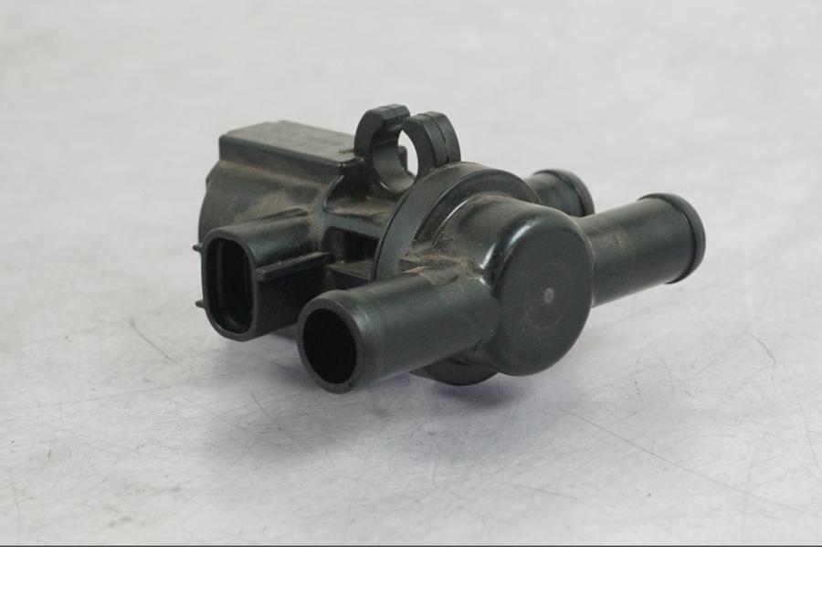 Vänster sida på Second Air från en Kawasaki Z 900 -2019 motorcykel.