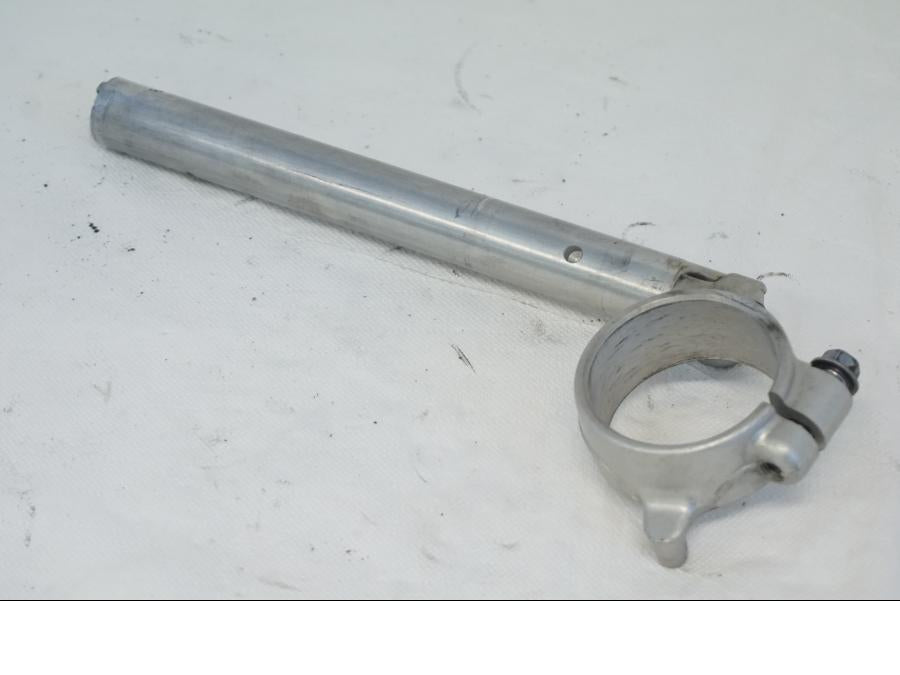 Baksidan på Styre från en Suzuki GSX-R 1000 -2006 motorcykel.