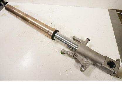 Framsidan på Gaffelben från en Kawasaki ZXR 400 -1992 motorcykel.