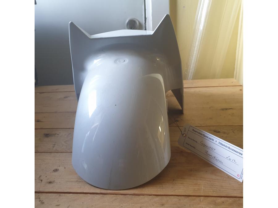 Höger sida på Framskärm från en Yamaha Cygnus -2012 motorcykel.