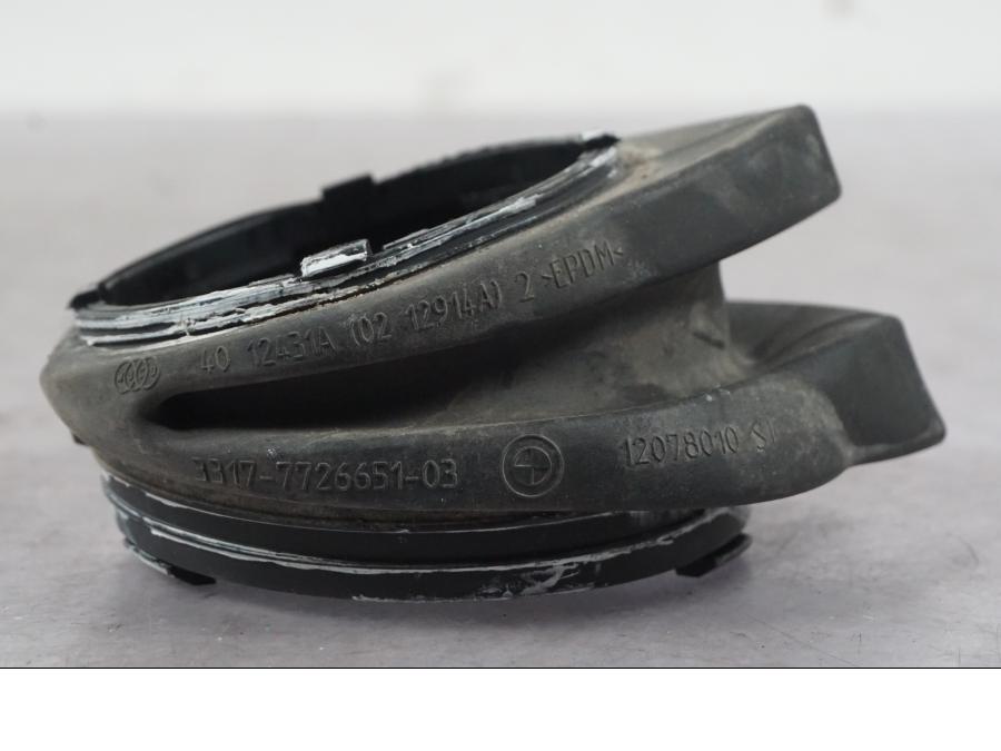 Vänster sida på Drivknut Damask från en BMW K 1600 GTL -2015 motorcykel.