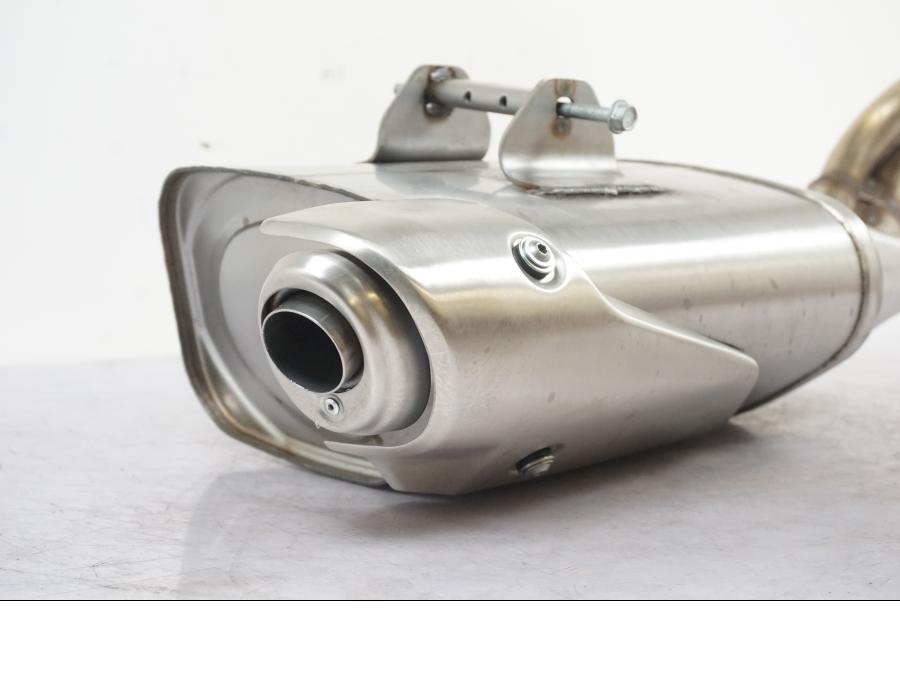 Framsidan på Avgassystem från en Kawasaki Ninja 650 -2017 motorcykel.