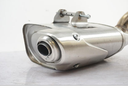 Framsidan på Avgassystem från en Kawasaki Ninja 650 -2017 motorcykel.