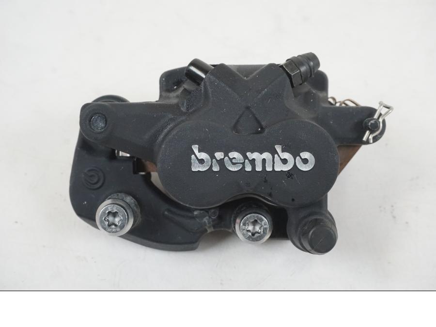 Framsidan på Bromsok från en BMW R 1250 GS -2021 motorcykel.