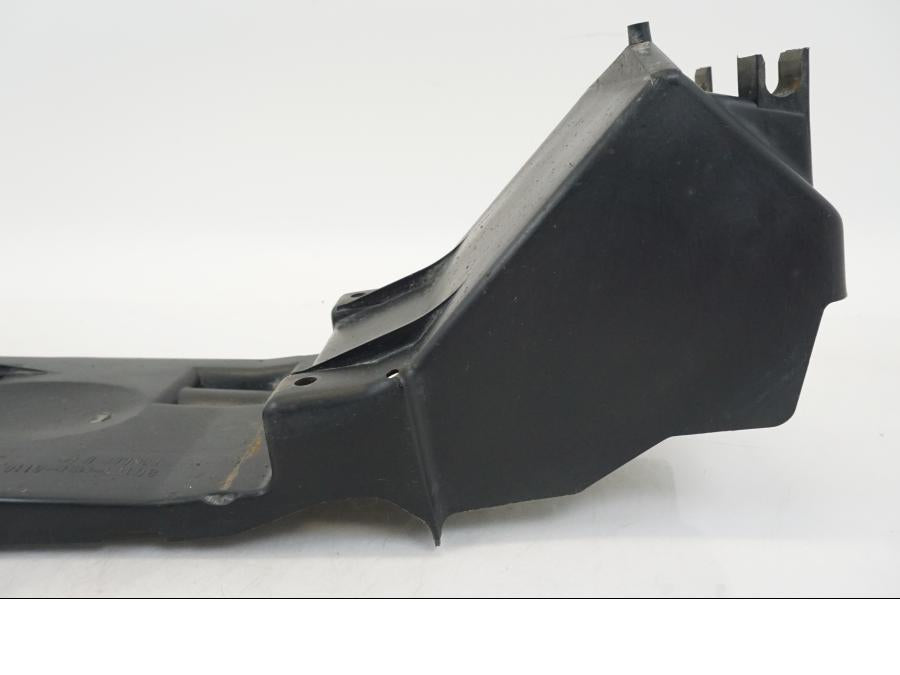 Snett nerifrån på Undertail från en Honda XL 1000 V -1999 motorcykel.