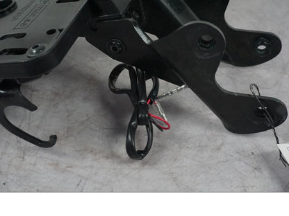 Vänster sida på Skylthållare från en Yamaha MT-09 -2024 motorcykel.