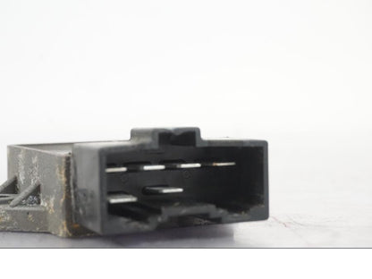 Baksidan på Likriktare från en Honda CBR 1000 F -1999 motorcykel.