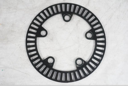 Framsidan på ABS krans från en KTM 1290 Super Duke R -2022 motorcykel.