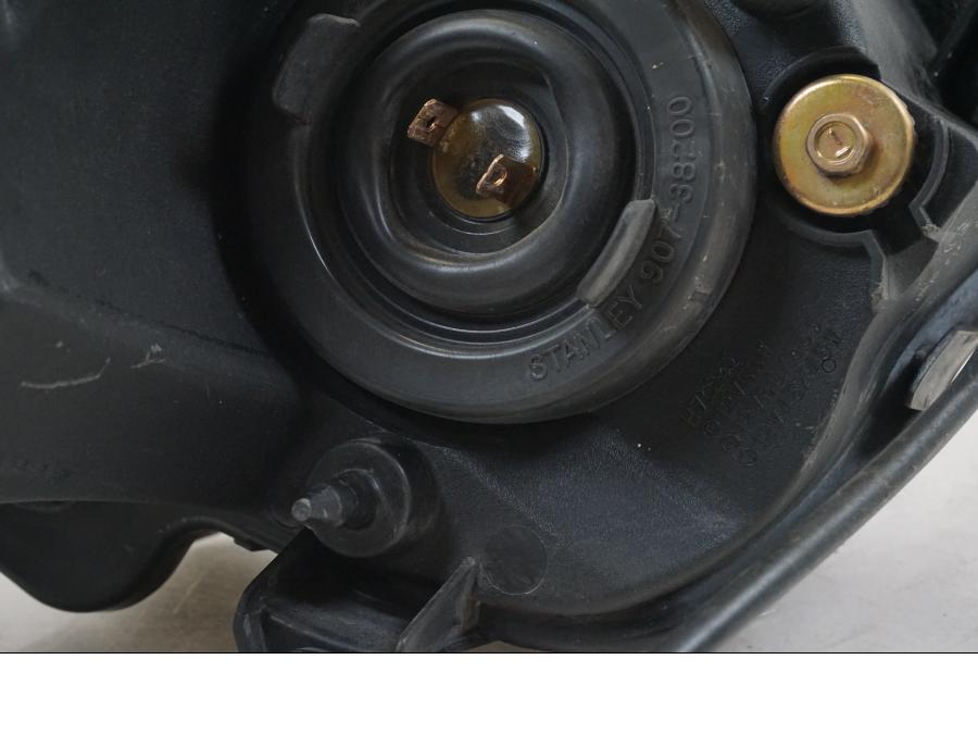 Extrabild3 på Strålkastare från en Honda VFR 800 -2003 motorcykel.