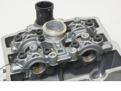 Extrabild3 på Topplock från en KTM 1190 Adventure -2015 motorcykel.