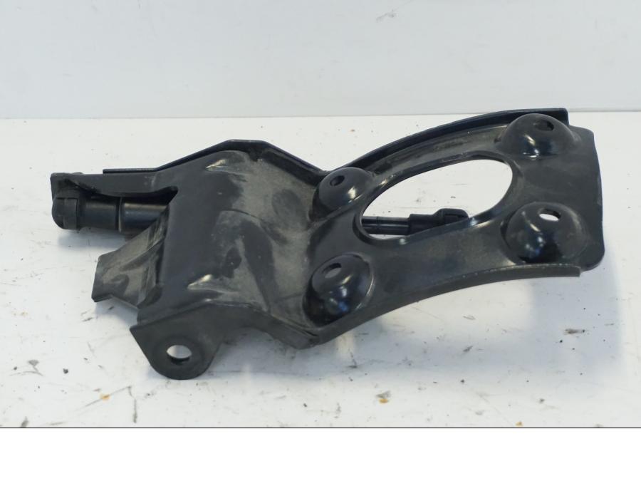 Extrabild1 på Sadelfäste från en Yamaha X-Max 250 -2016 scooter.