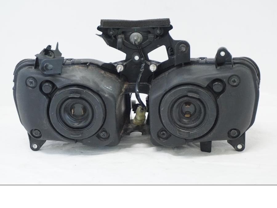 Vänster sida på Strålkastare från en Honda CBR 1000 RR -2005 motorcykel.