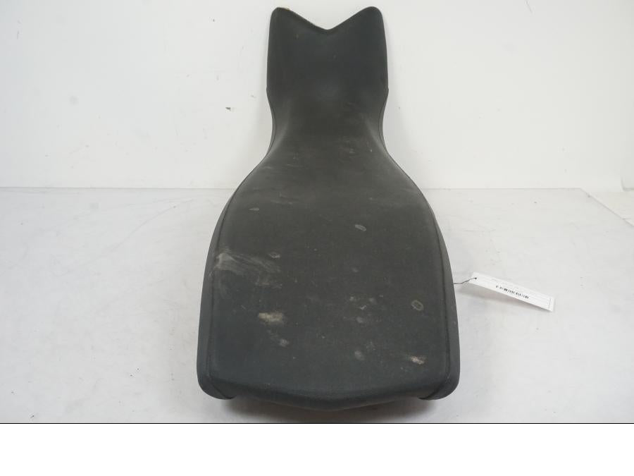 Höger sida på Sadel från en BMW F 800 GS -2008 motorcykel.