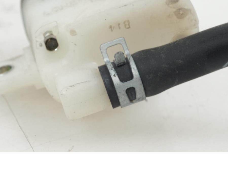 Höger sida på Bromsvätskebehållare från en Suzuki GSX-R 1000 -2007 motorcykel.